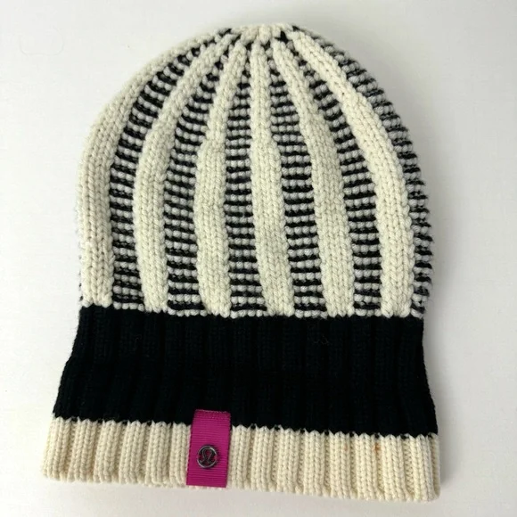 Lululemon Keepin’ It Cozy Torque Wool Hat/Beanie Ivory and Black - Picture 10 of 11